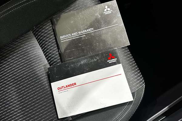 2023 Mitsubishi Outlander ES ZM