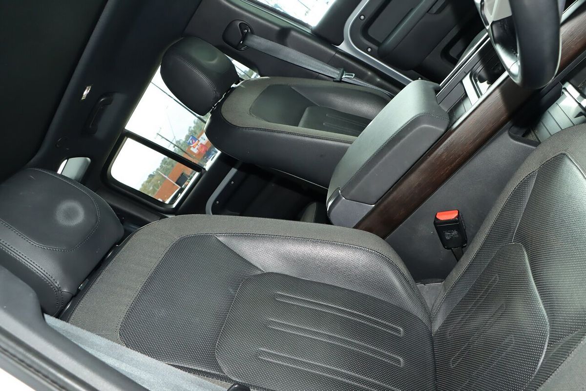 2021 Land Rover Defender 110 P300 S L663