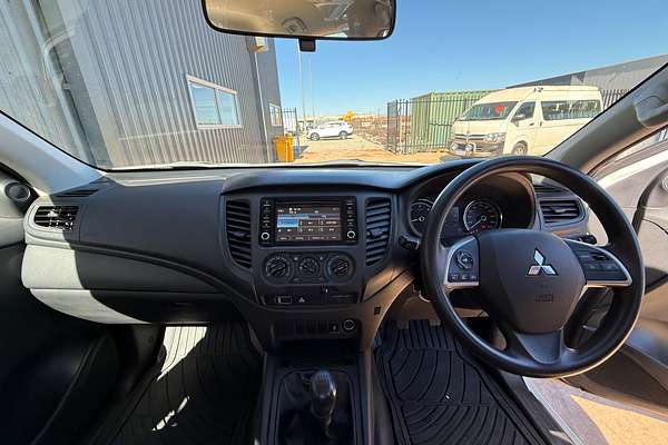 2019 Mitsubishi Triton GLX MR 4X4
