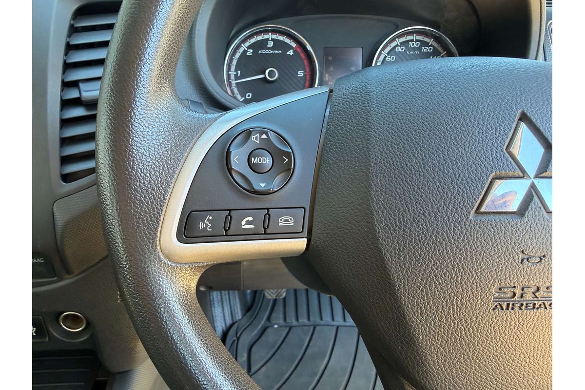 2019 Mitsubishi Triton GLX MR 4X4