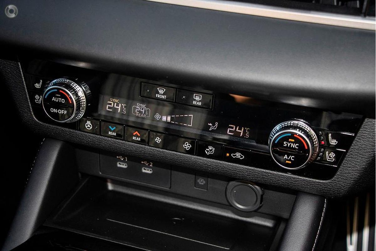 2025 Mitsubishi Outlander Exceed ZM