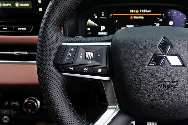 2025 Mitsubishi Outlander Exceed Tourer ZM