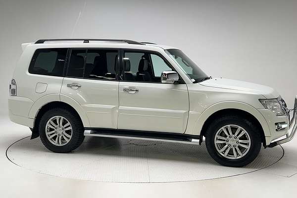 2017 Mitsubishi Pajero GLS NX