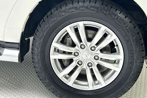 2017 Mitsubishi Pajero GLS NX