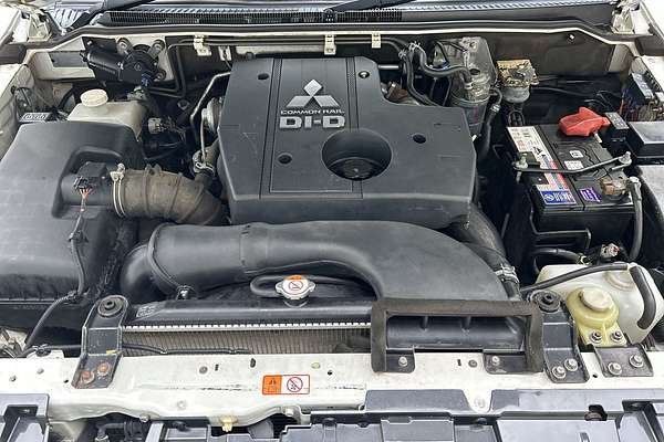 2017 Mitsubishi Pajero GLS NX