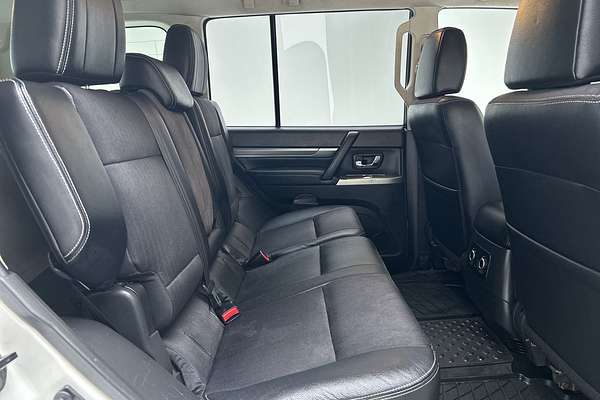 2017 Mitsubishi Pajero GLS NX
