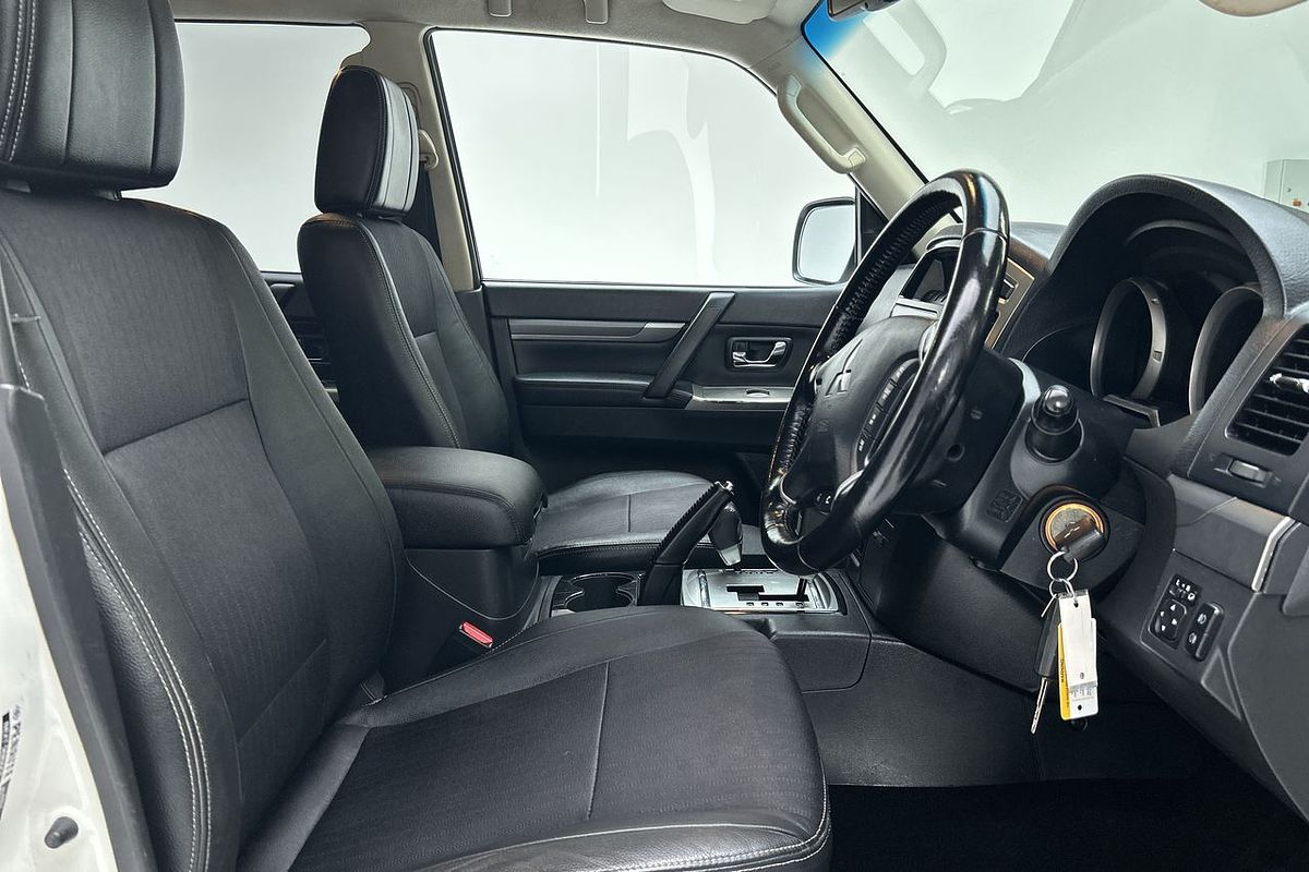 2017 Mitsubishi Pajero GLS NX