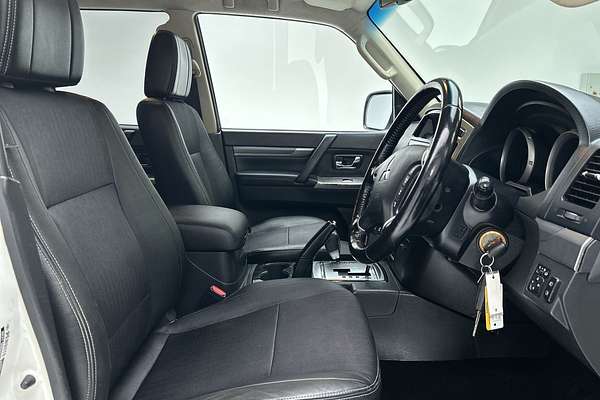 2017 Mitsubishi Pajero GLS NX