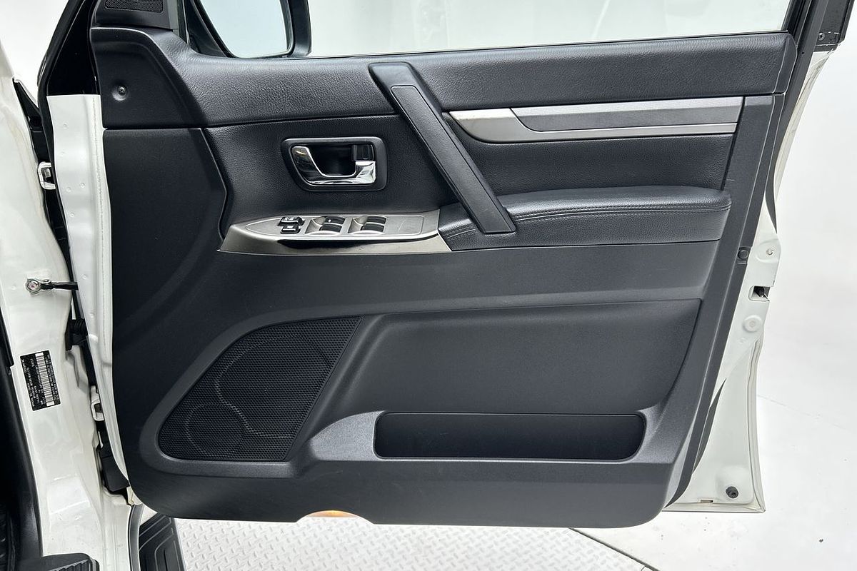 2017 Mitsubishi Pajero GLS NX