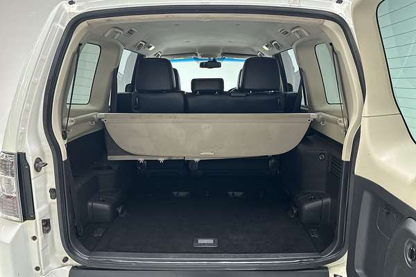 2017 Mitsubishi Pajero GLS NX