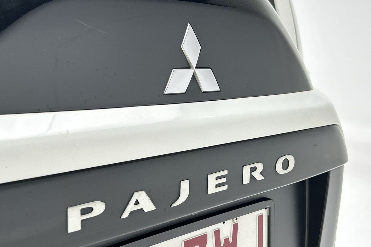 2017 Mitsubishi Pajero GLS NX