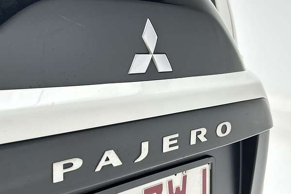 2017 Mitsubishi Pajero GLS NX