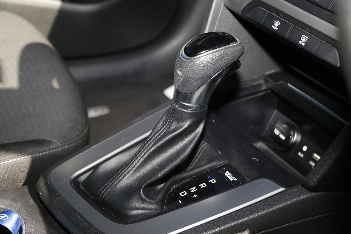 2017 Hyundai Elantra Active AD