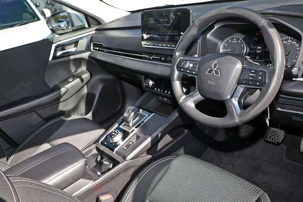 2021 Mitsubishi Outlander ES ZM