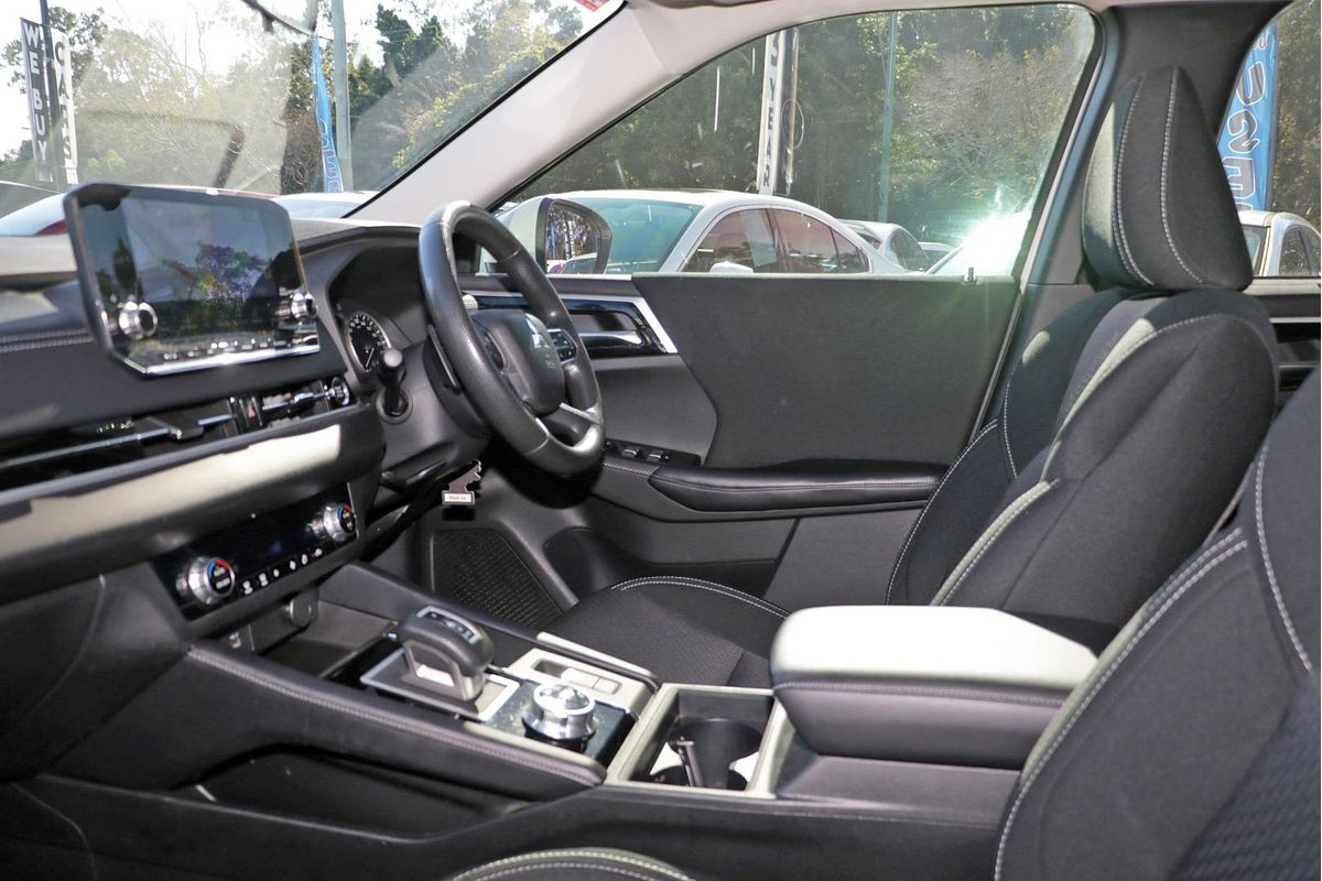 2021 Mitsubishi Outlander ES ZM