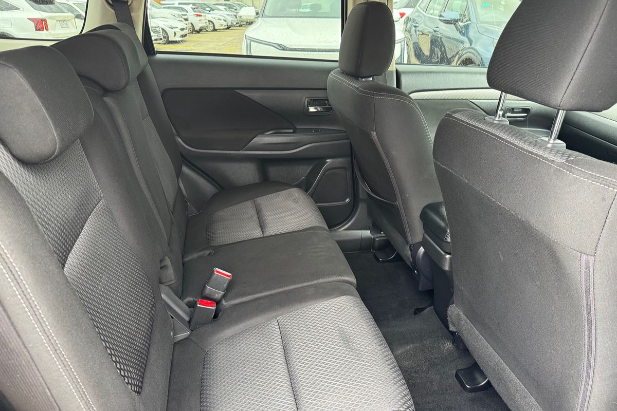 2017 Mitsubishi Outlander LS ZK