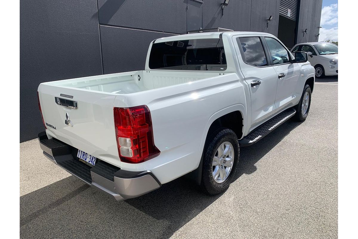 2024 Mitsubishi Triton GLX+ MV 4X4