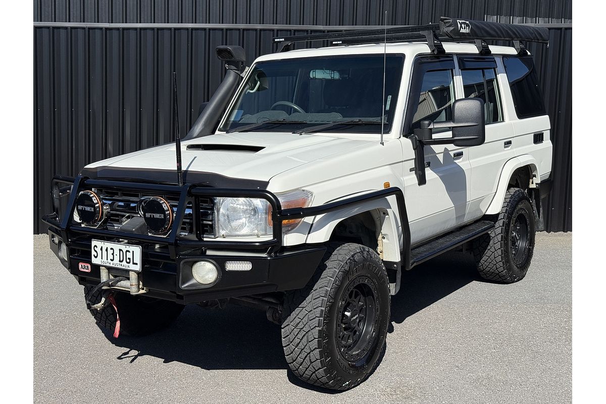 2013 Toyota Landcruiser GXL VDJ76R