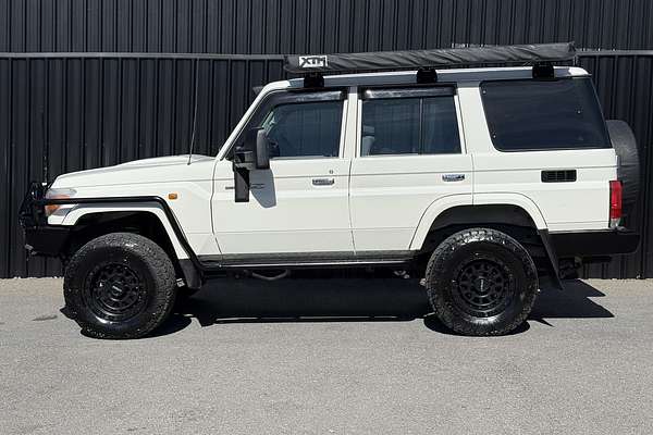 2013 Toyota Landcruiser GXL VDJ76R