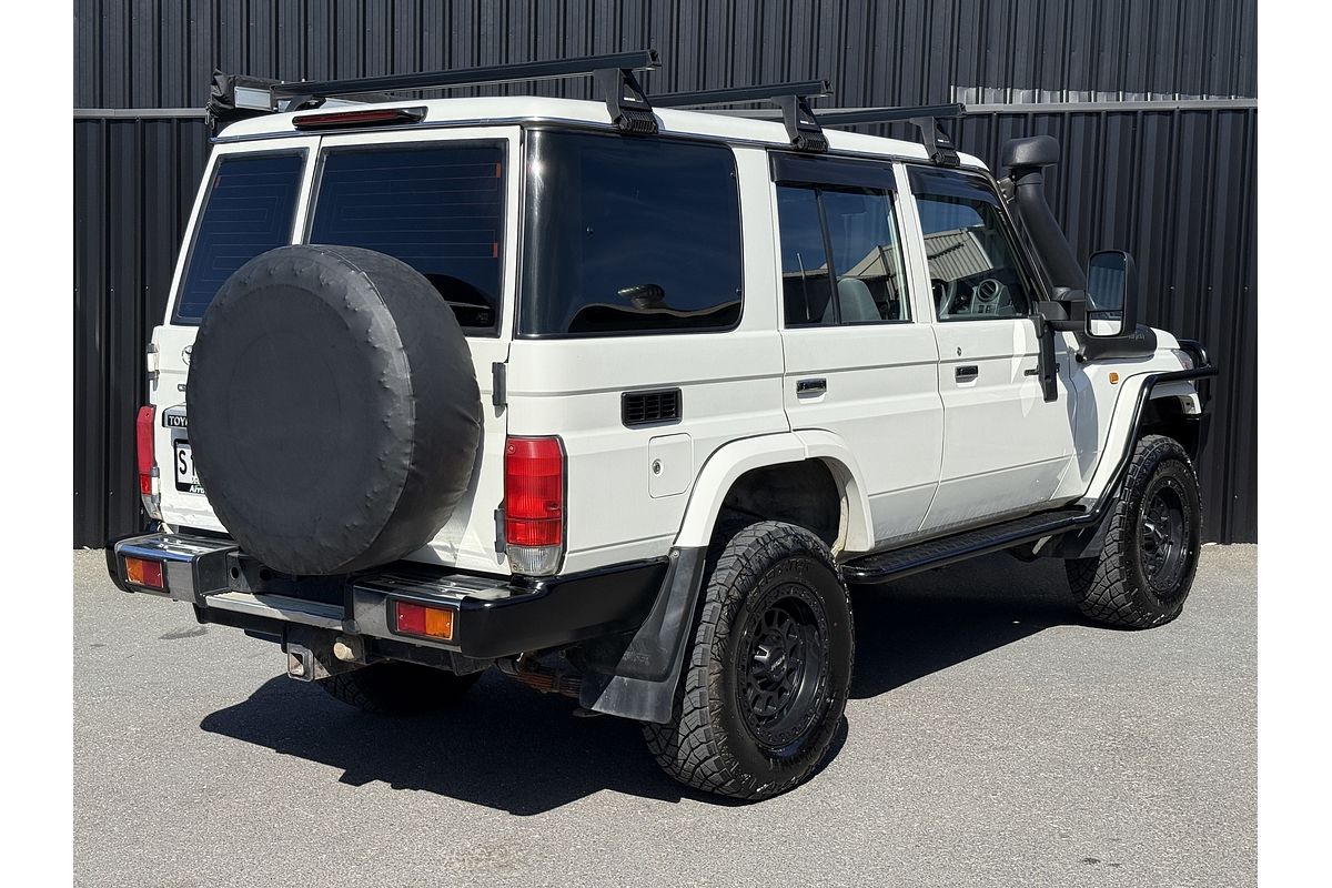 2013 Toyota Landcruiser GXL VDJ76R