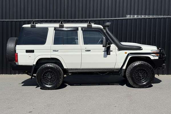 2013 Toyota Landcruiser GXL VDJ76R