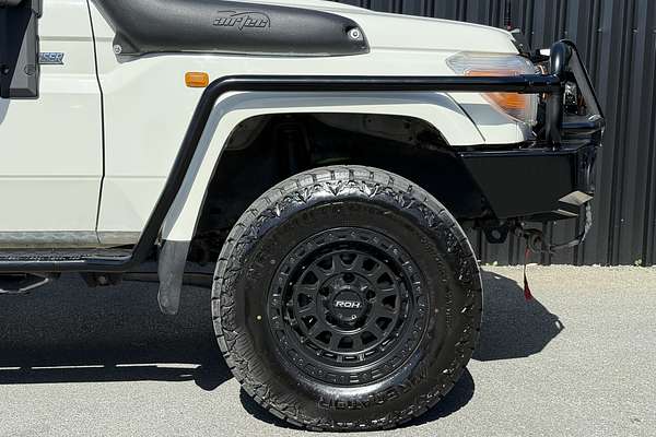2013 Toyota Landcruiser GXL VDJ76R