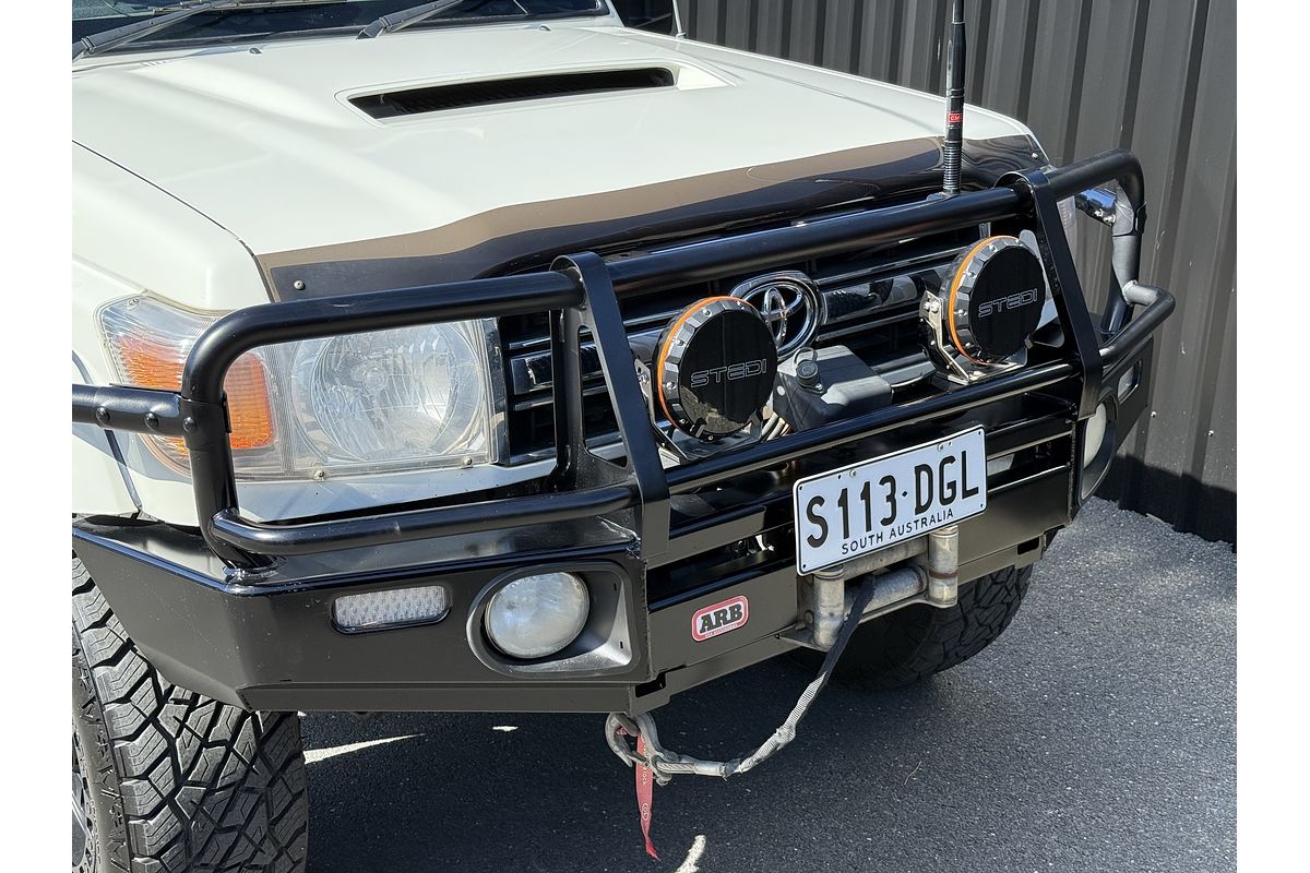 2013 Toyota Landcruiser GXL VDJ76R