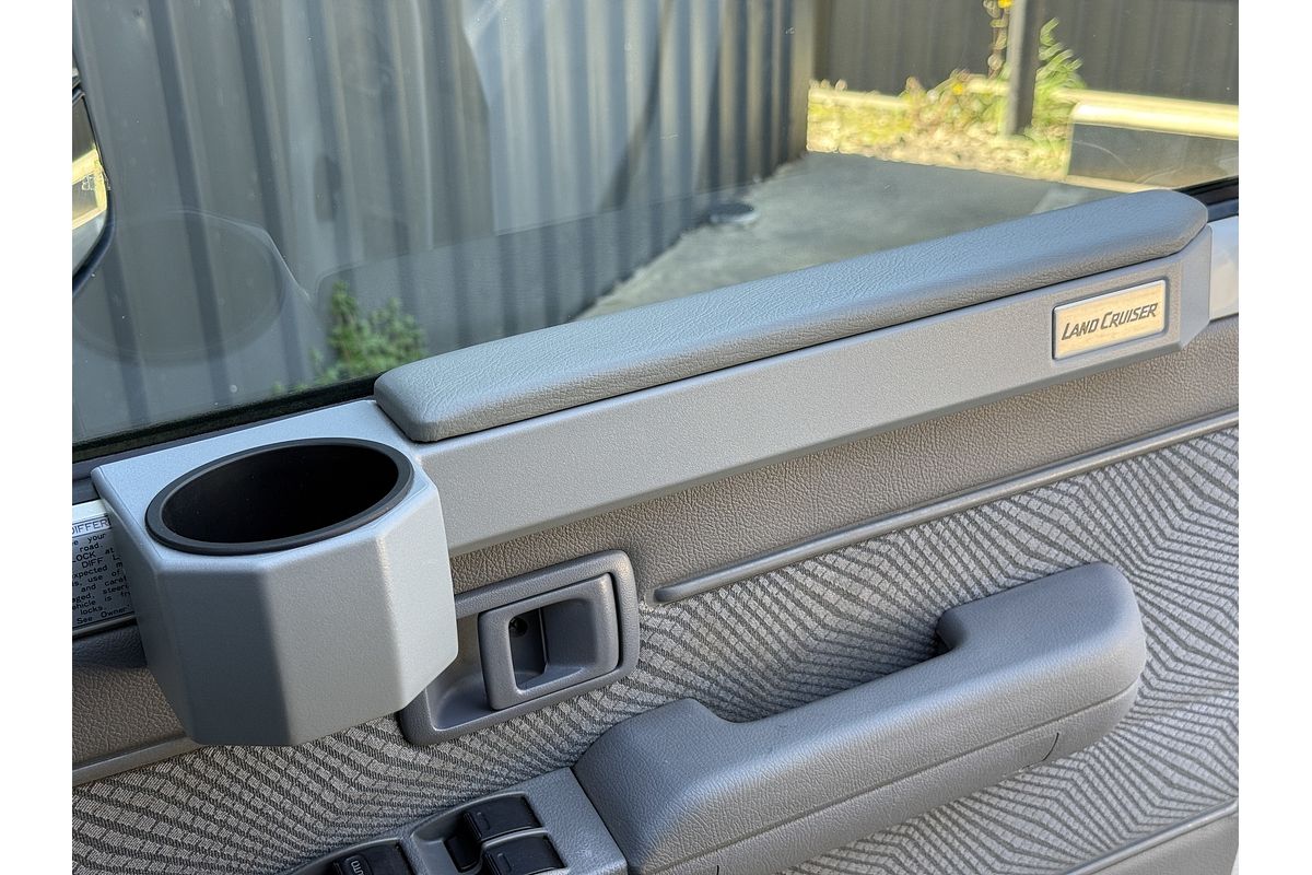 2013 Toyota Landcruiser GXL VDJ76R