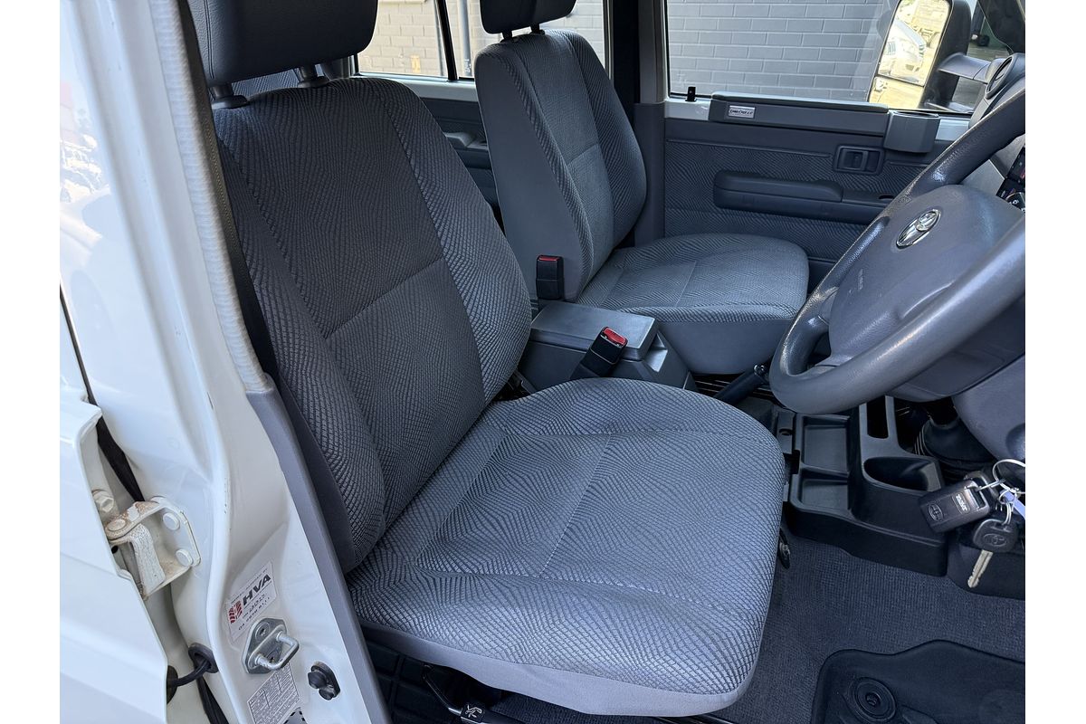 2013 Toyota Landcruiser GXL VDJ76R