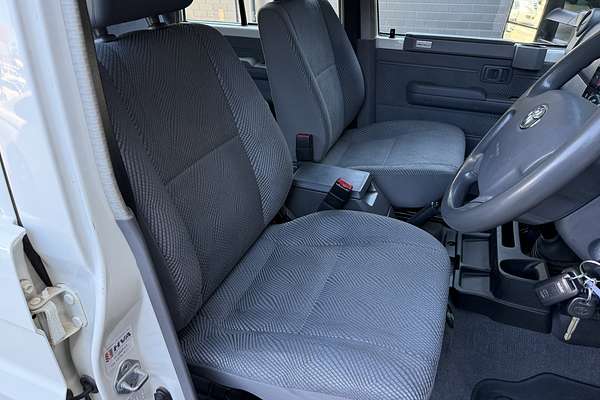 2013 Toyota Landcruiser GXL VDJ76R