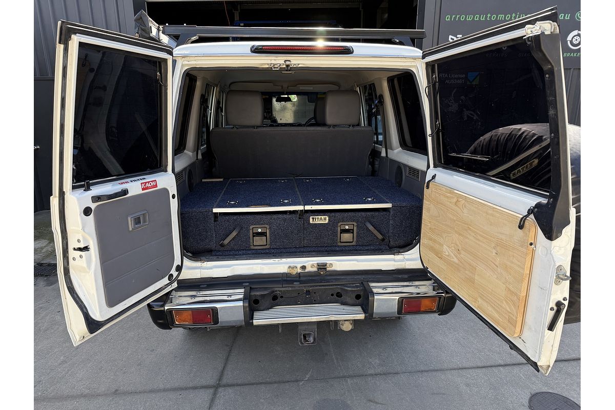 2013 Toyota Landcruiser GXL VDJ76R