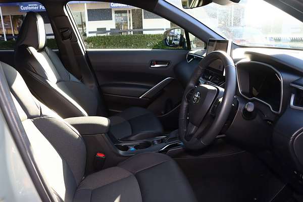 2024 Toyota Corolla Cross GXL MXGH15R