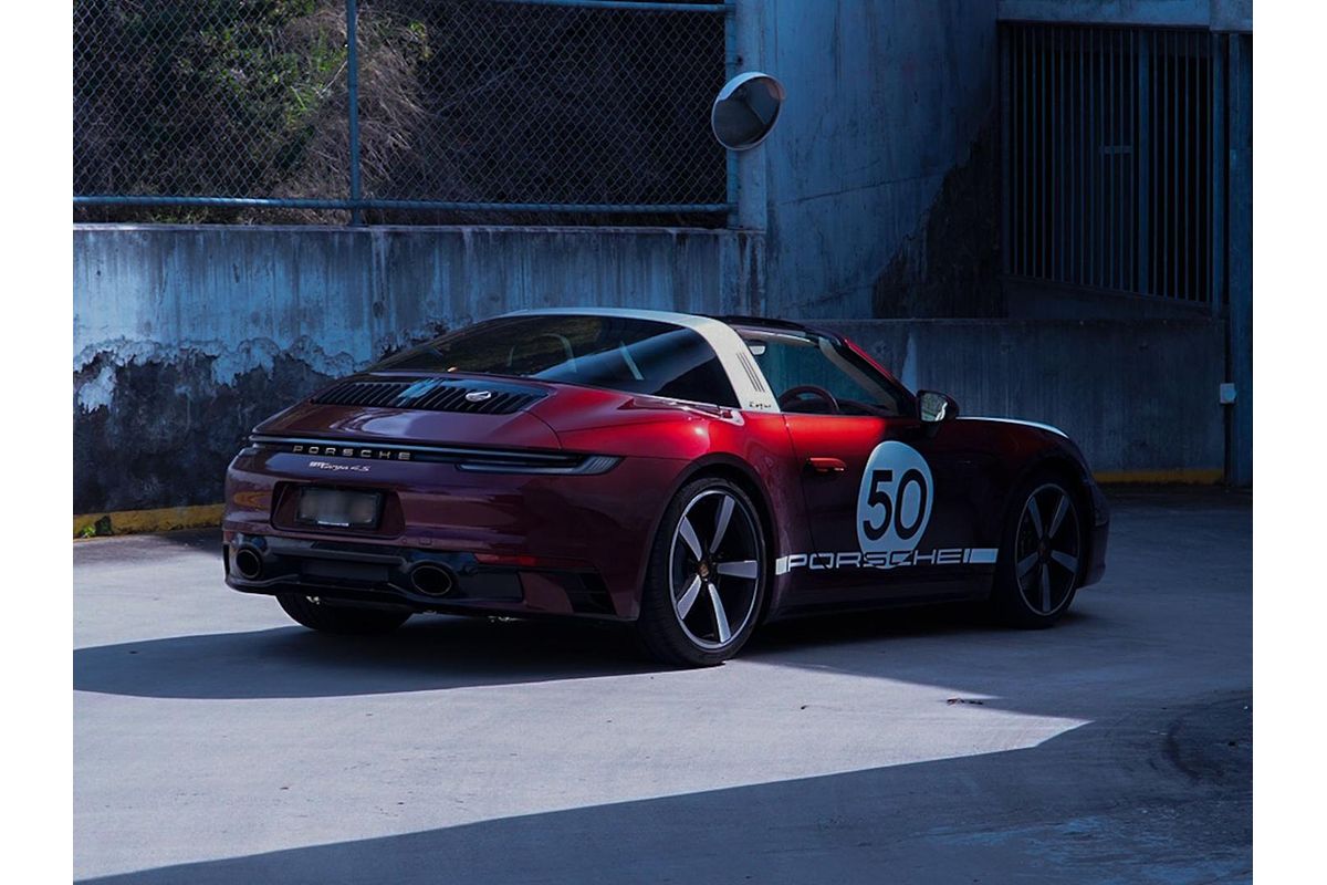 2021 Porsche 911 Targa 4S Heritage Design Edition 992