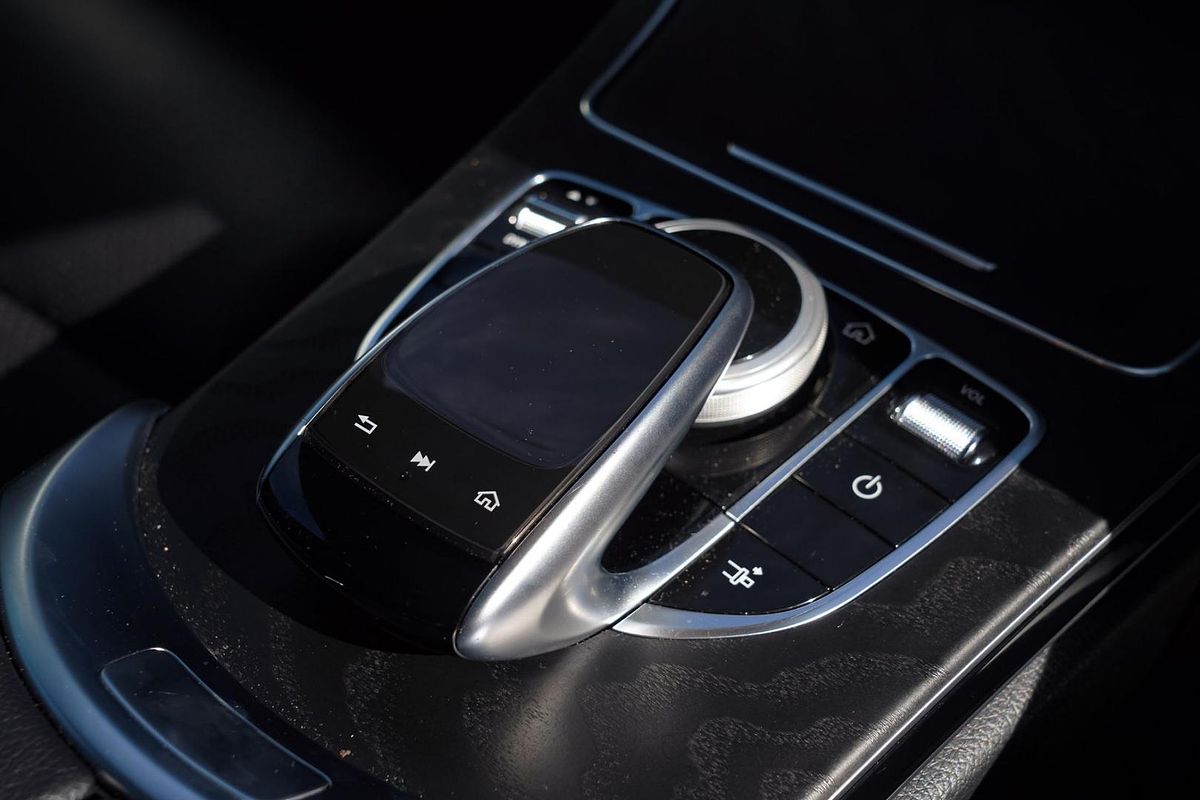 2019 Mercedes-Benz C-Class C200 C205