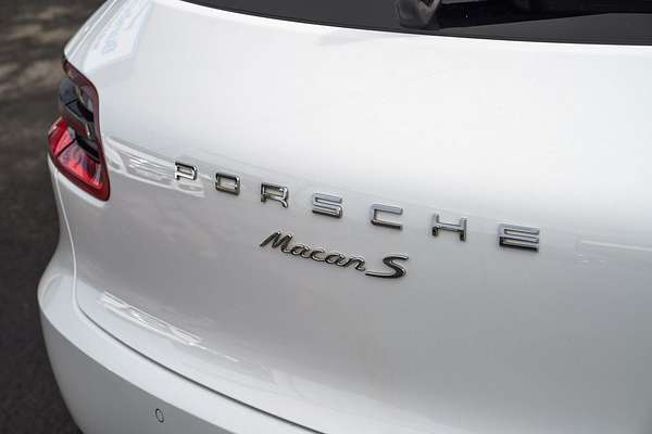 2016 Porsche Macan S 95B