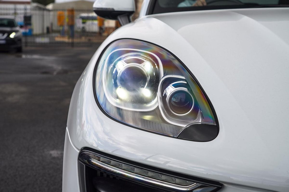 2016 Porsche Macan S 95B