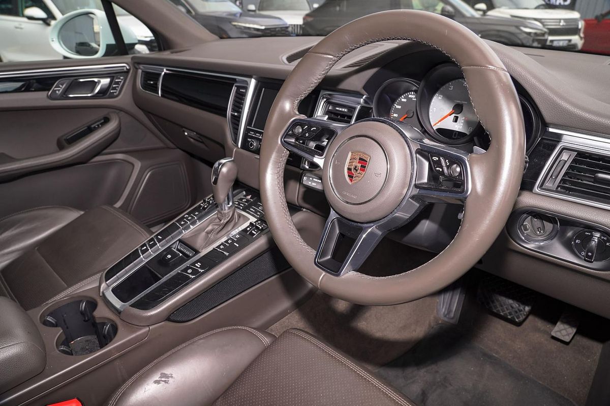 2016 Porsche Macan S 95B