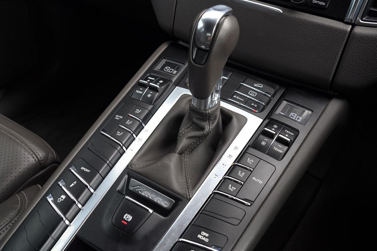 2016 Porsche Macan S 95B