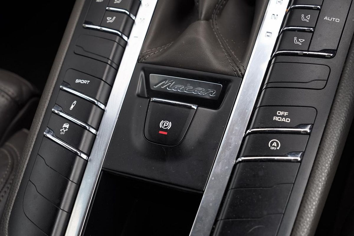 2016 Porsche Macan S 95B