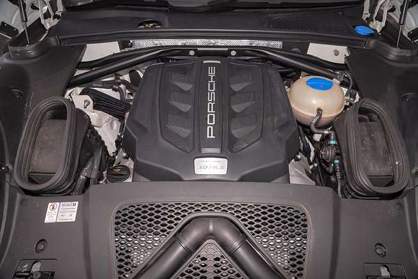 2016 Porsche Macan S 95B