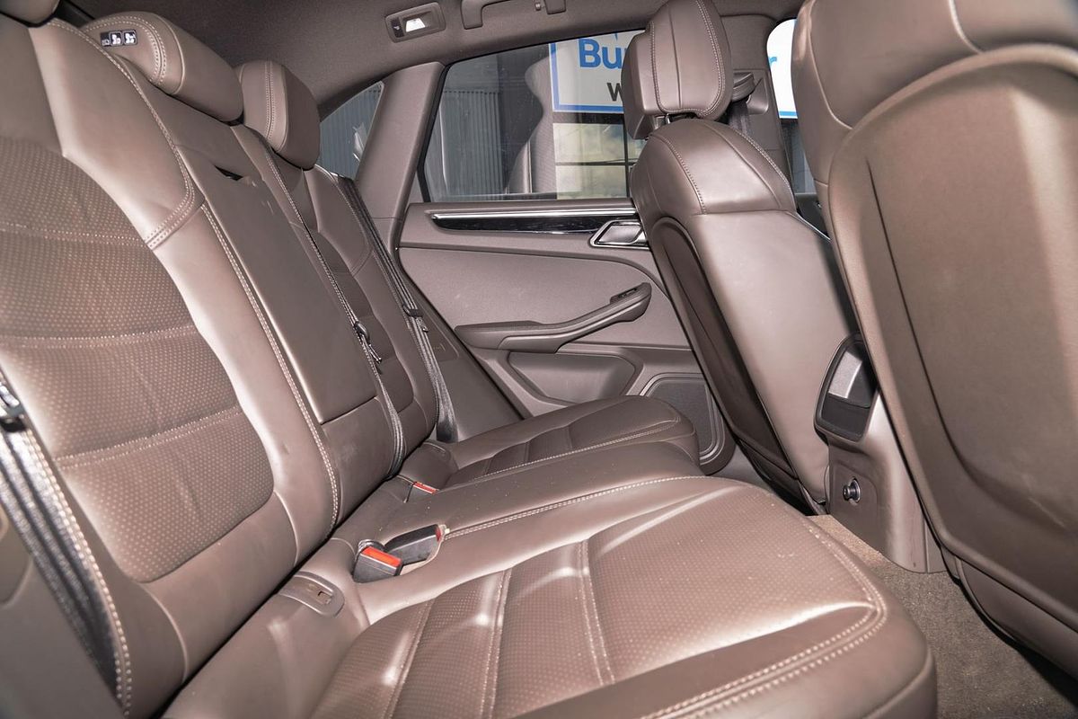 2016 Porsche Macan S 95B