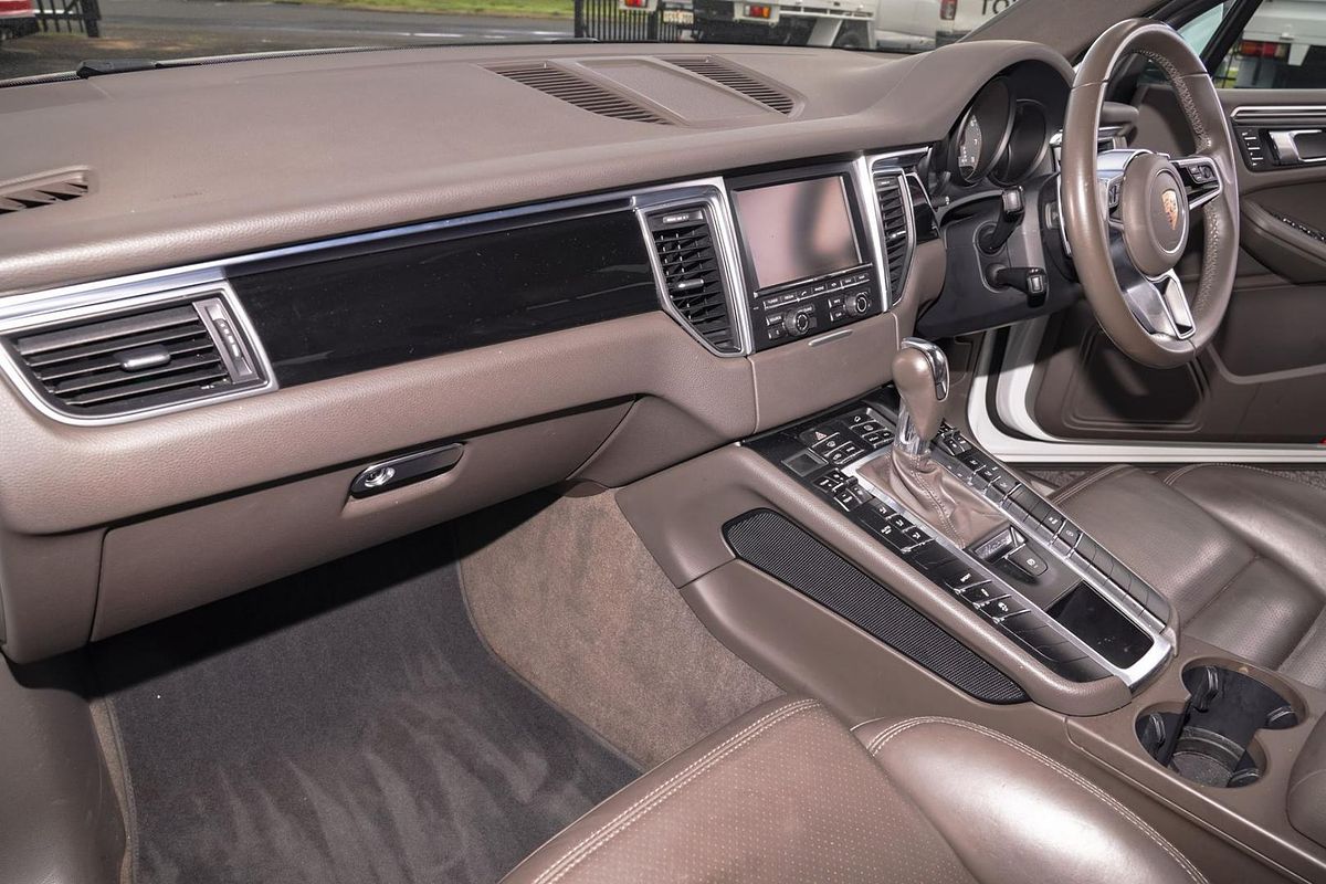 2016 Porsche Macan S 95B