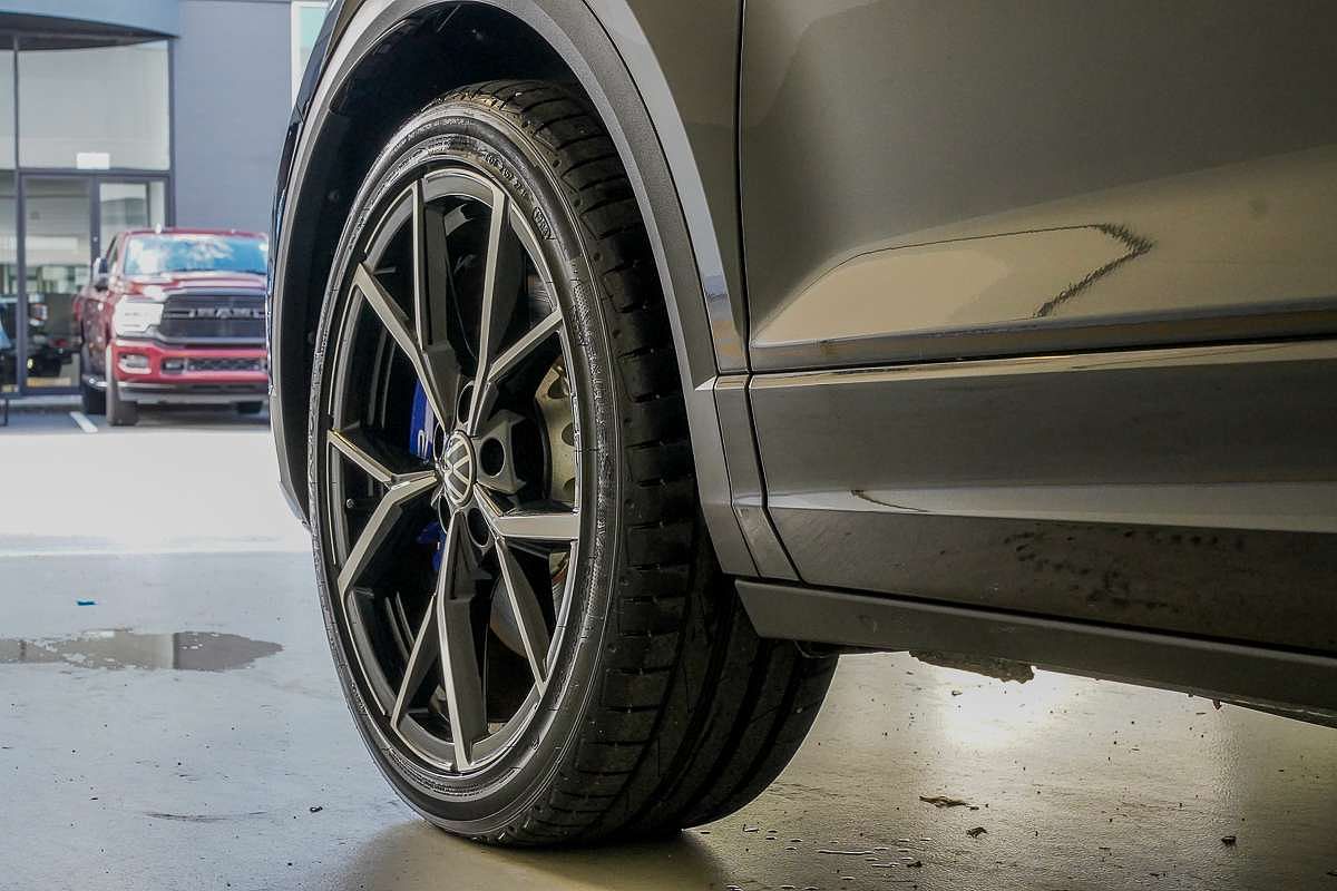 2023 Volkswagen T-Roc R D11