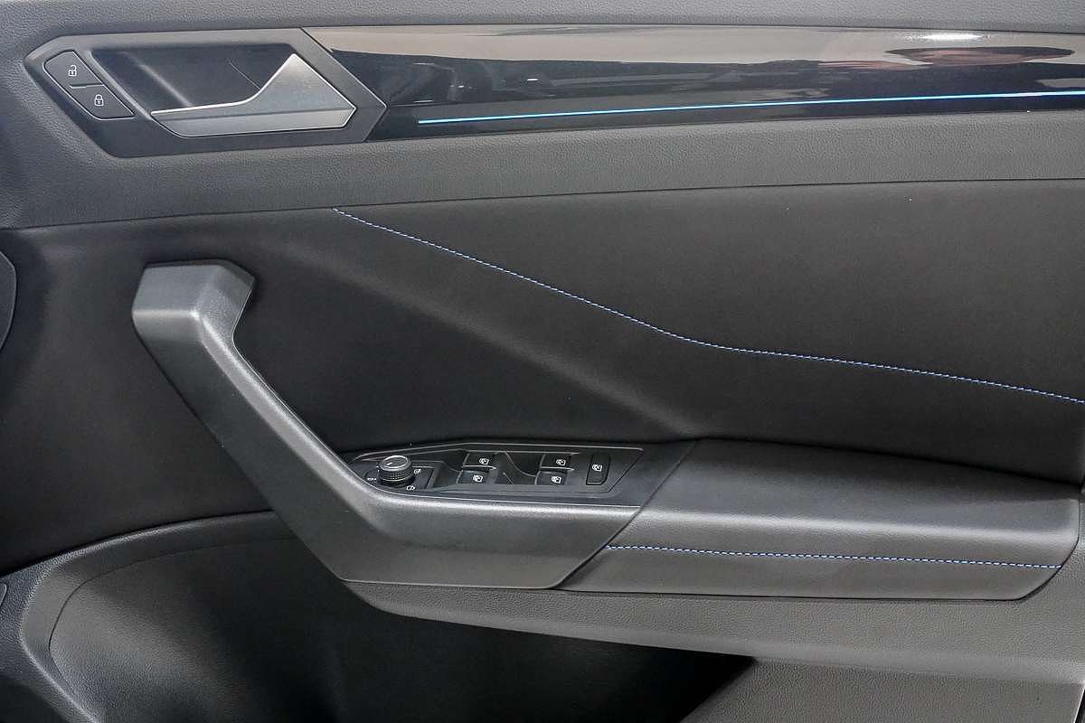 2023 Volkswagen T-Roc R D11