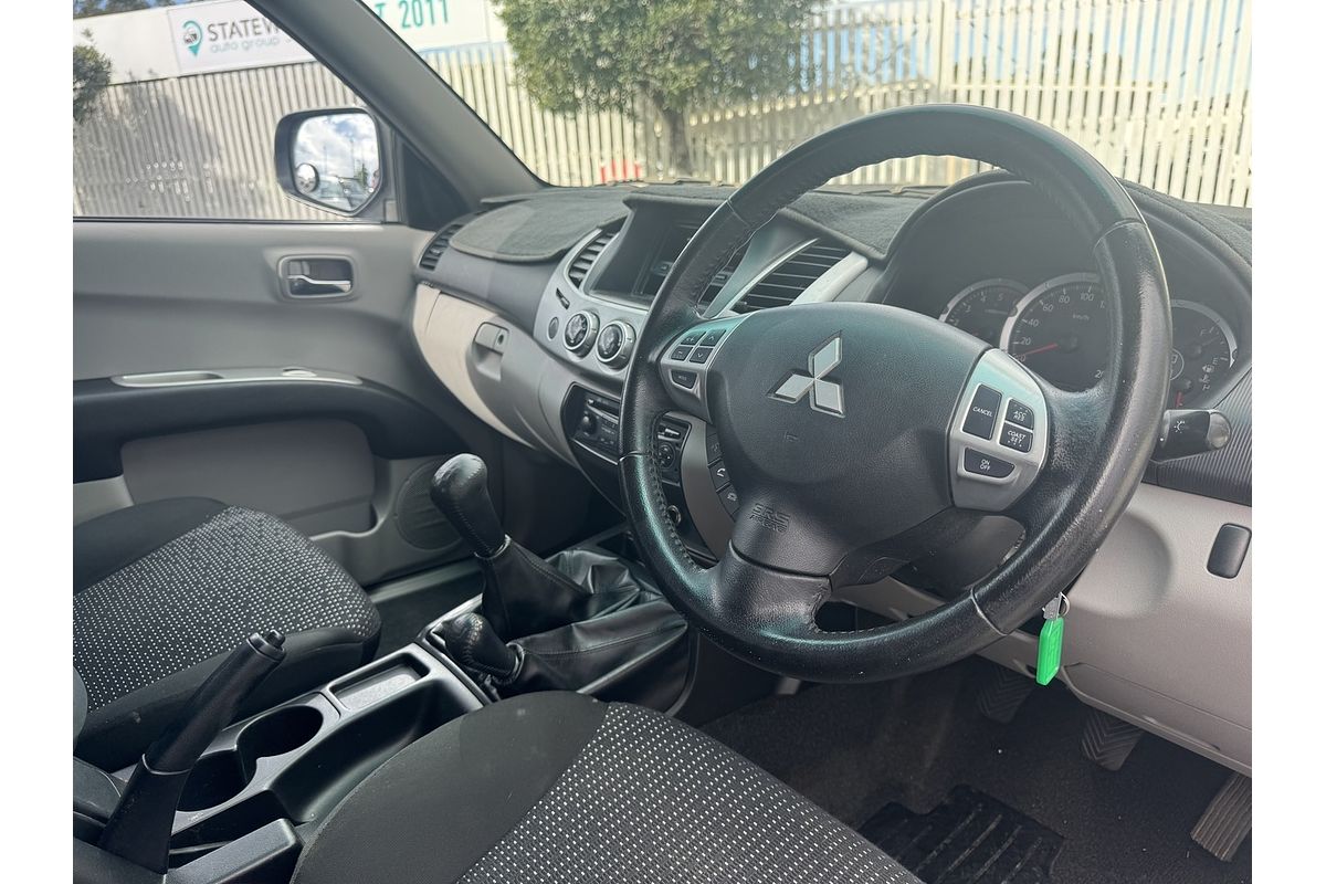 2013 Mitsubishi Triton GLX-R MN 4X4