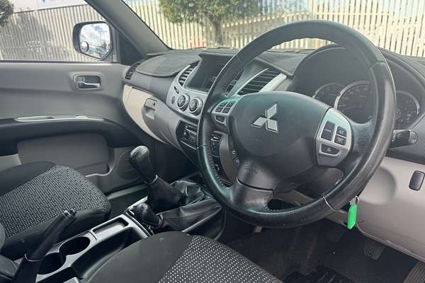 2013 Mitsubishi Triton GLX-R MN 4X4