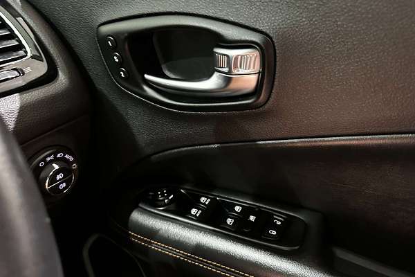 2018 Jeep Compass Limited M6