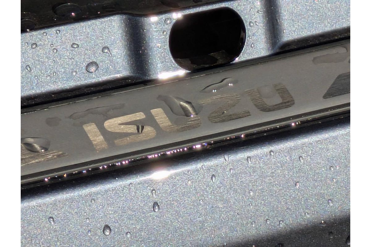 2025 Isuzu MU-X LS-T