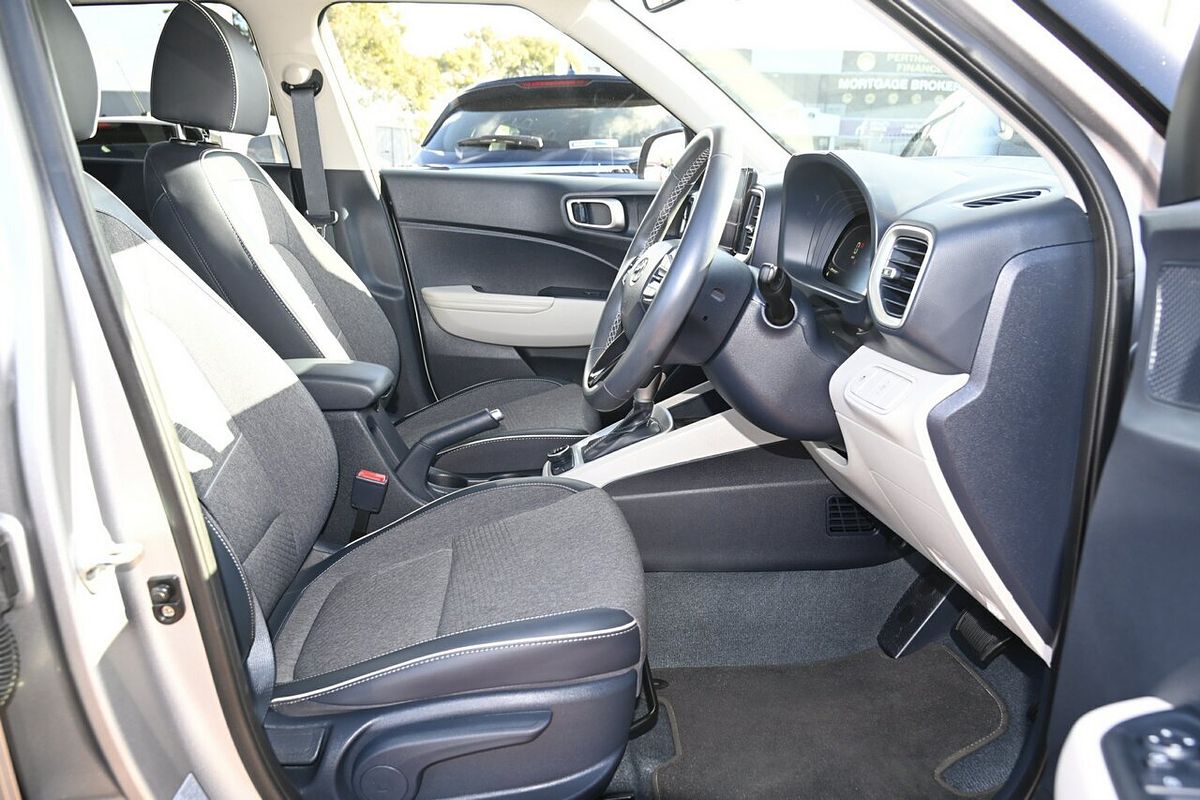 2024 Hyundai Venue Elite QX.V5