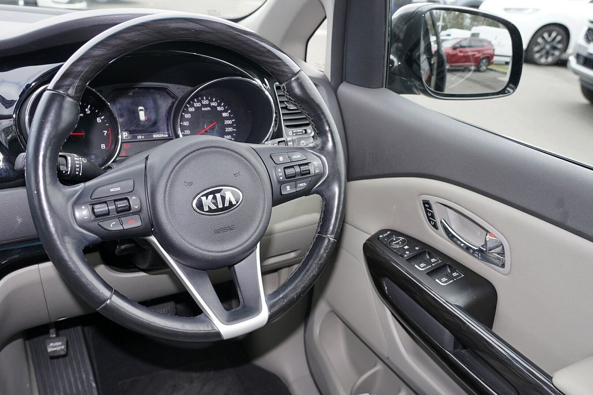 2017 Kia Carnival Platinum YP